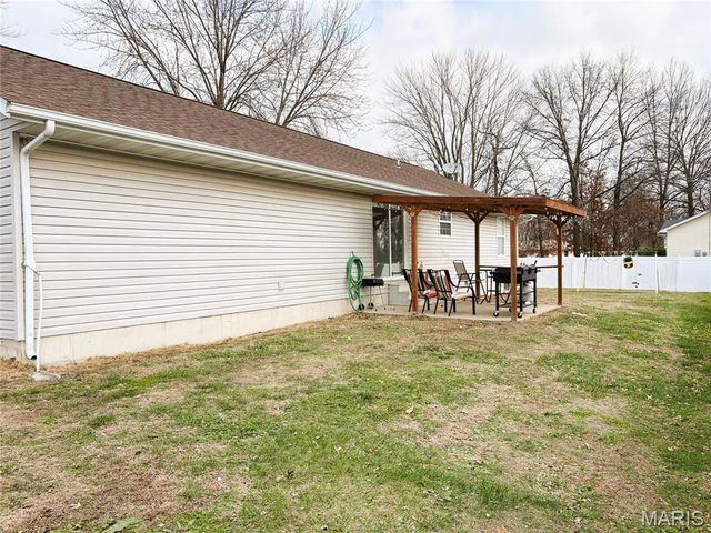 14 Dogwood Court, Montgomery City, MO 63361