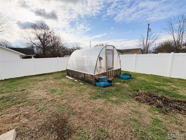 14 Dogwood Court, Montgomery City, MO 63361