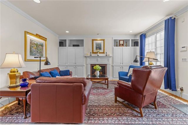 1513 Bordeaux PL, Norfolk, VA 23509