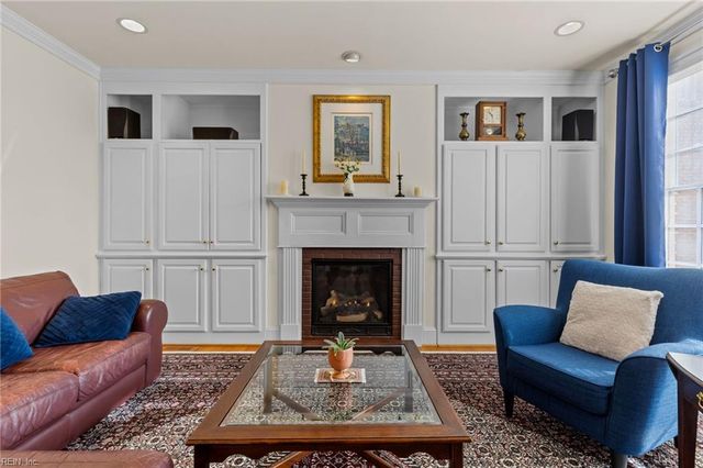 1513 Bordeaux PL, Norfolk, VA 23509