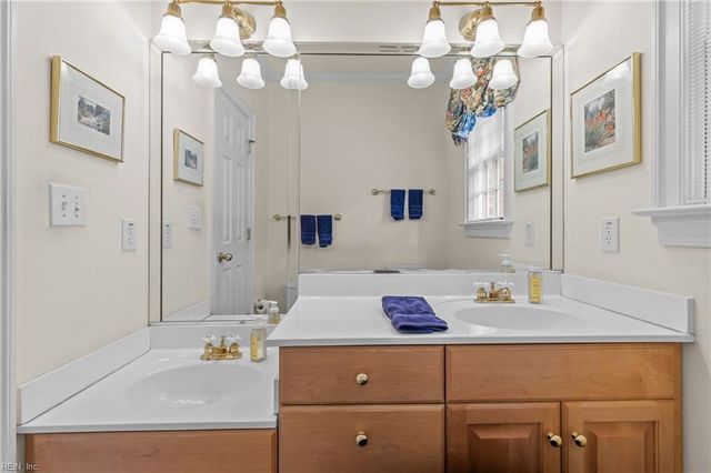 1513 Bordeaux PL, Norfolk, VA 23509