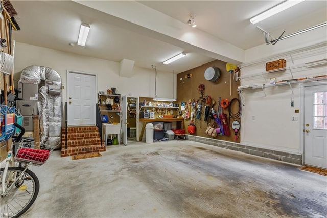 1513 Bordeaux PL, Norfolk, VA 23509