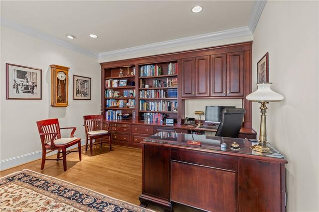 1513 Bordeaux PL, Norfolk, VA 23509