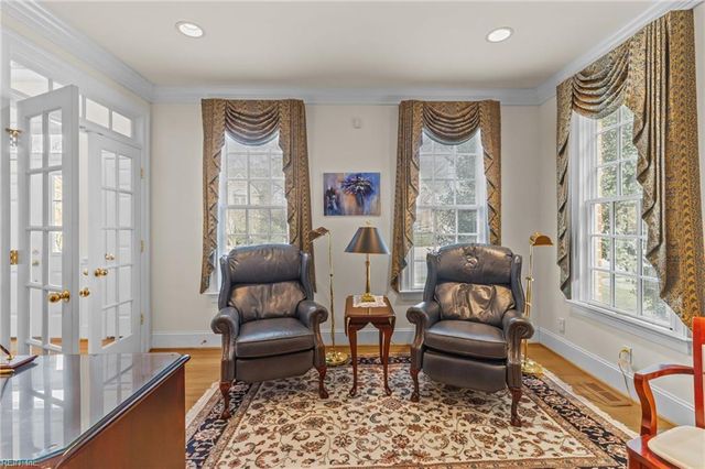 1513 Bordeaux PL, Norfolk, VA 23509