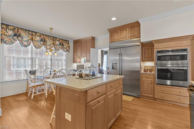 1513 Bordeaux PL, Norfolk, VA 23509