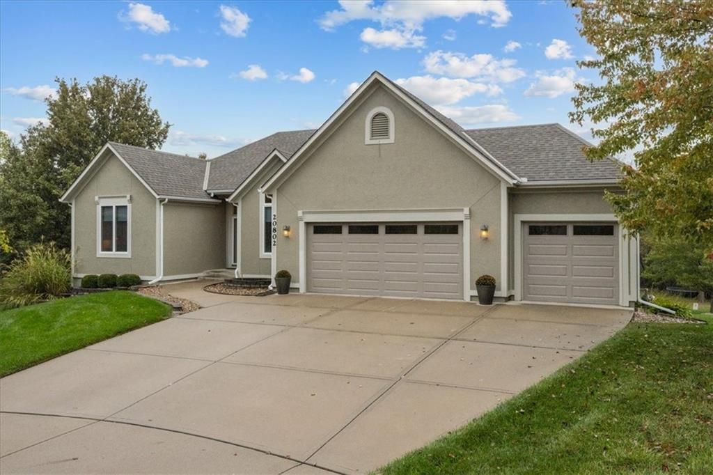 20802 W 102nd Street, Lenexa, KS 66220