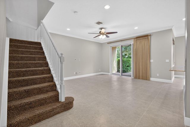 5072 Dulce Court, Palm Beach Gardens, FL 33418