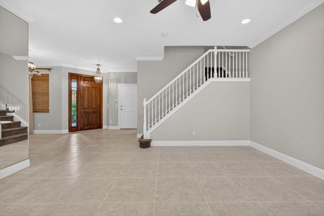 5072 Dulce Court, Palm Beach Gardens, FL 33418