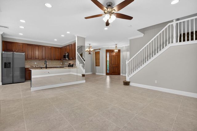 5072 Dulce Court, Palm Beach Gardens, FL 33418