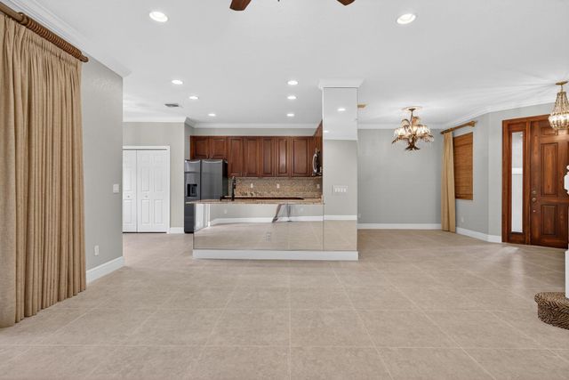 5072 Dulce Court, Palm Beach Gardens, FL 33418