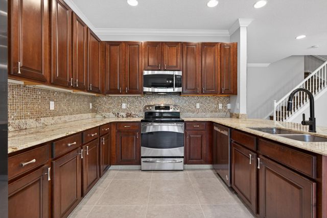 5072 Dulce Court, Palm Beach Gardens, FL 33418