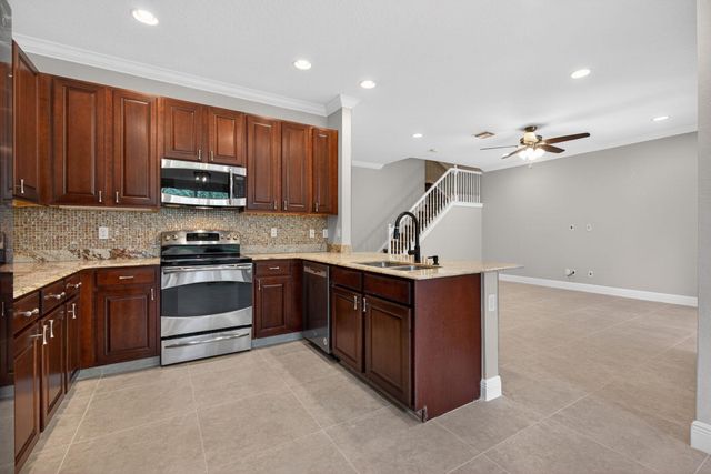 5072 Dulce Court, Palm Beach Gardens, FL 33418