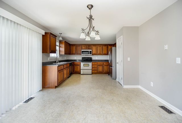 3998 Kristen St, Spring Hill, TN 37174