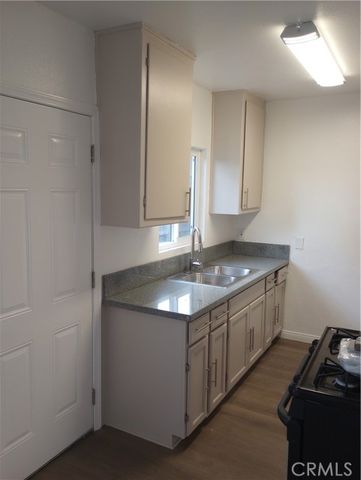 813 E Imperial, Los Angeles, CA 90059