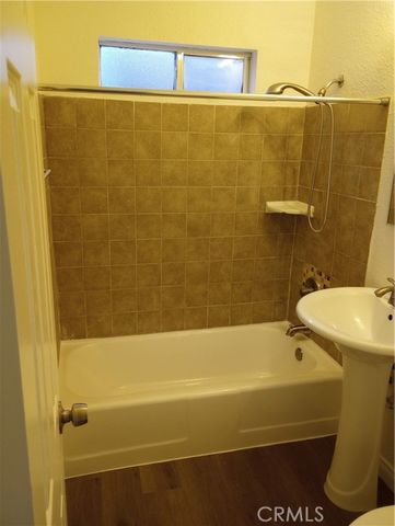 813 E Imperial, Los Angeles, CA 90059