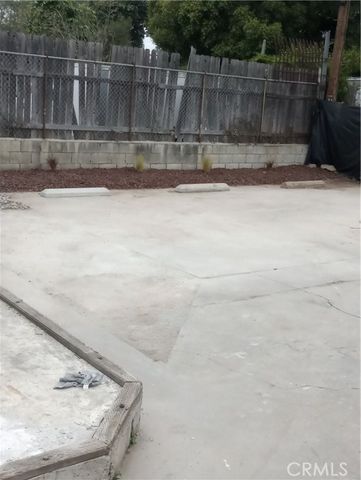 813 E Imperial, Los Angeles, CA 90059