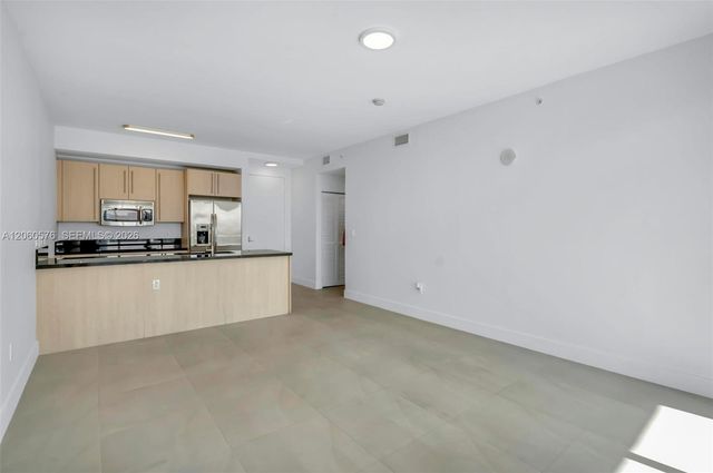 79 SW 12th St 2302-S, Miami, FL 33130