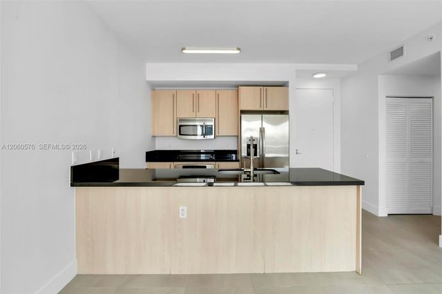 79 SW 12th St 2302-S, Miami, FL 33130