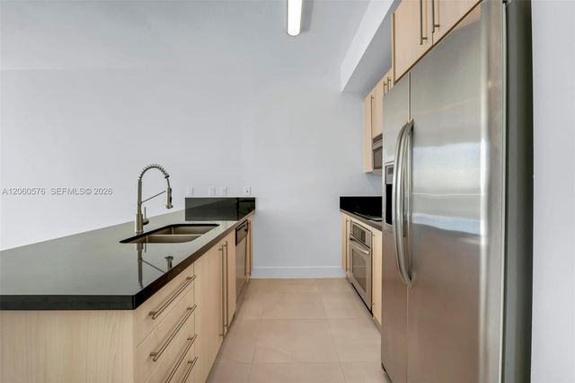 79 SW 12th St 2302-S, Miami, FL 33130