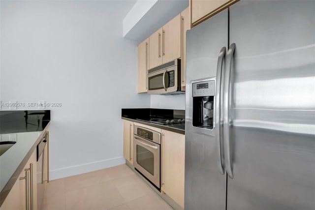 79 SW 12th St 2302-S, Miami, FL 33130
