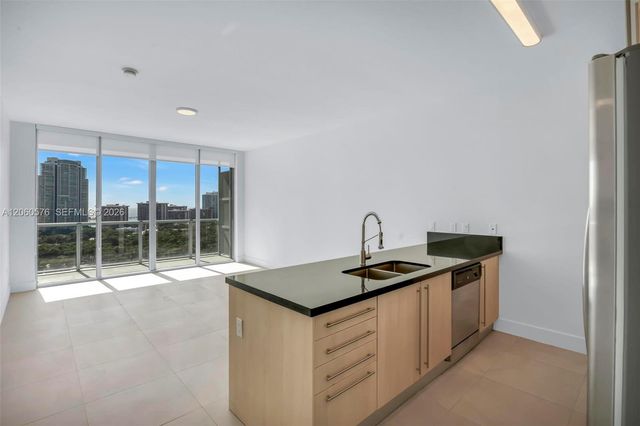 79 SW 12th St 2302-S, Miami, FL 33130