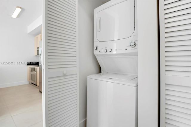 79 SW 12th St 2302-S, Miami, FL 33130