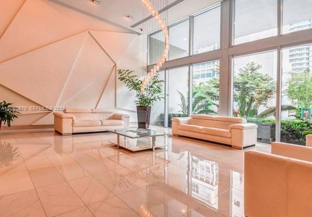 79 SW 12th St 2302-S, Miami, FL 33130