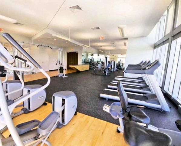 79 SW 12th St 2302-S, Miami, FL 33130
