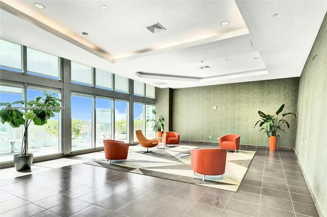 79 SW 12th St 2302-S, Miami, FL 33130