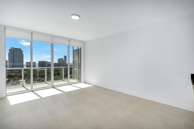 79 SW 12th St 2302-S, Miami, FL 33130