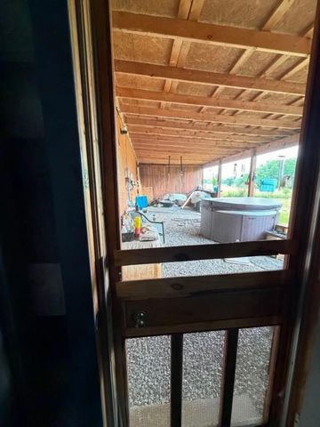 161 Gum Bottom Road, Waco, KY 40385