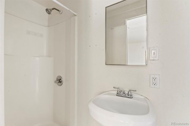 2918 W 2nd Avenue, Denver, CO 80219