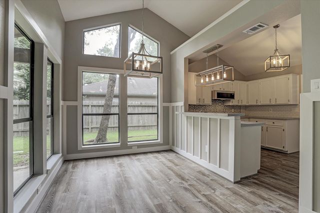 22 W Mistybreeze Circle, The Woodlands, TX 77381