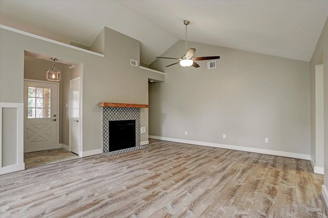 22 W Mistybreeze Circle, The Woodlands, TX 77381