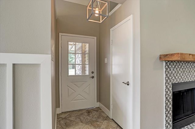 22 W Mistybreeze Circle, The Woodlands, TX 77381