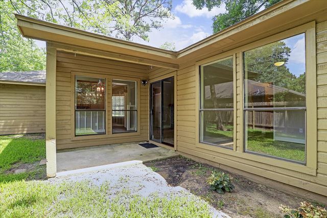 22 W Mistybreeze Circle, The Woodlands, TX 77381