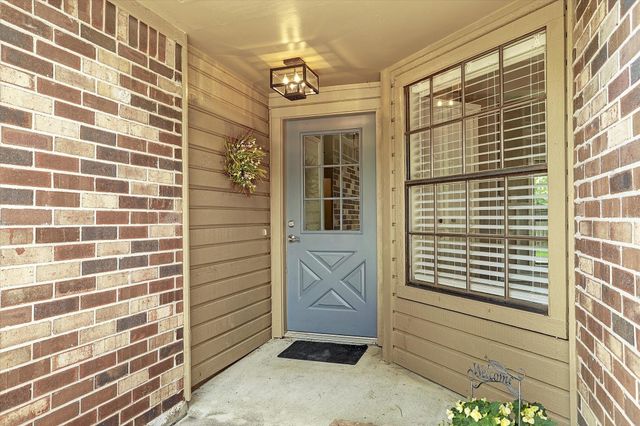 22 W Mistybreeze Circle, The Woodlands, TX 77381