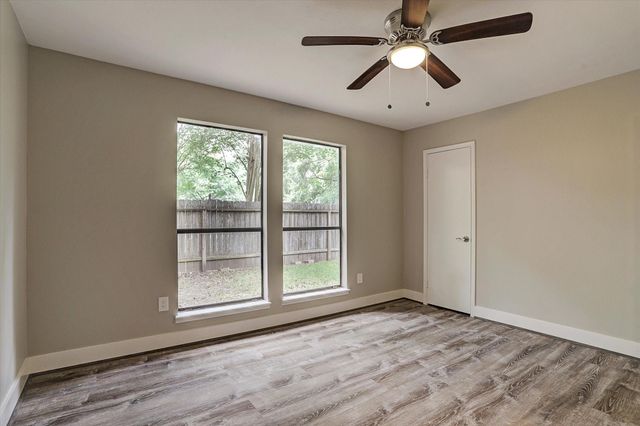 22 W Mistybreeze Circle, The Woodlands, TX 77381