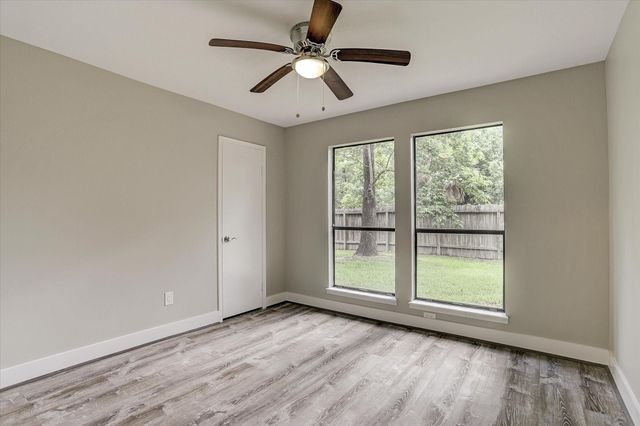 22 W Mistybreeze Circle, The Woodlands, TX 77381