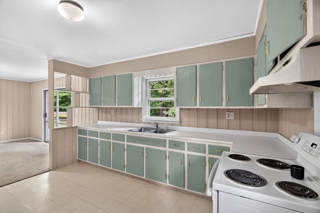 9296 Old Locust Creek Rd, Bon Aqua, TN 37025