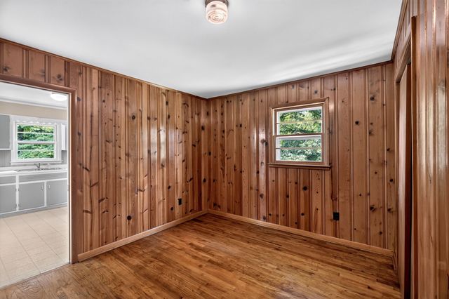 9296 Old Locust Creek Rd, Bon Aqua, TN 37025