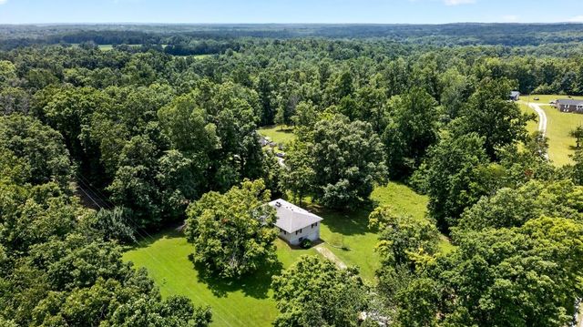 9296 Old Locust Creek Rd, Bon Aqua, TN 37025