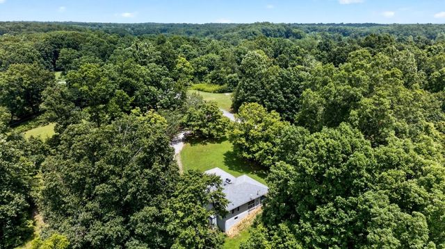 9296 Old Locust Creek Rd, Bon Aqua, TN 37025