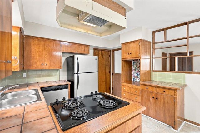 1415 N Prairie Ln., Derby, KS 67037