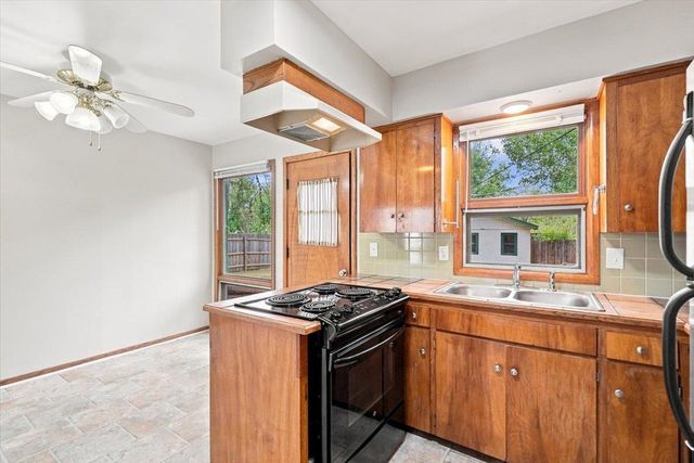 1415 N Prairie Ln., Derby, KS 67037