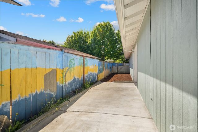 1717 E 42nd Street, Tacoma, WA 98404