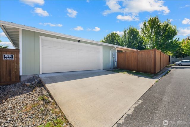 1717 E 42nd Street, Tacoma, WA 98404