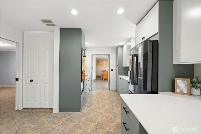 1717 E 42nd Street, Tacoma, WA 98404