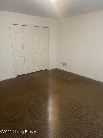 6300 Camden Ct, Crestwood, KY 40014