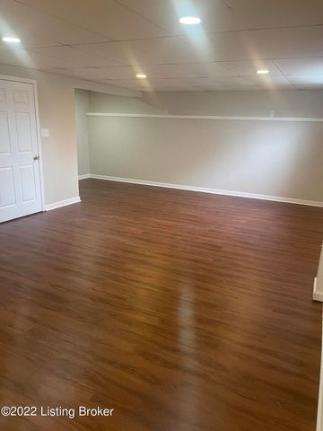 6300 Camden Ct, Crestwood, KY 40014